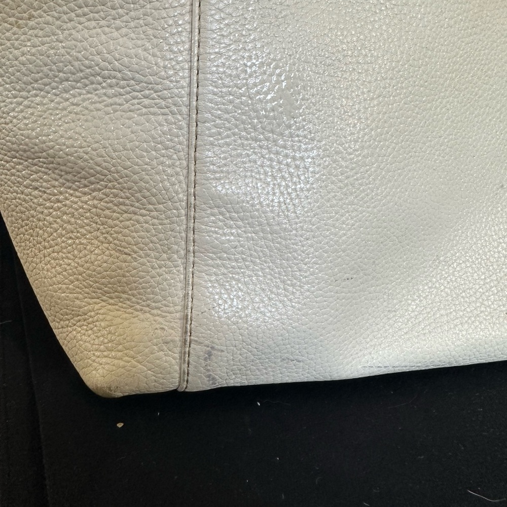 Michael Kors Creme Color Tote - Picture 2 of 10